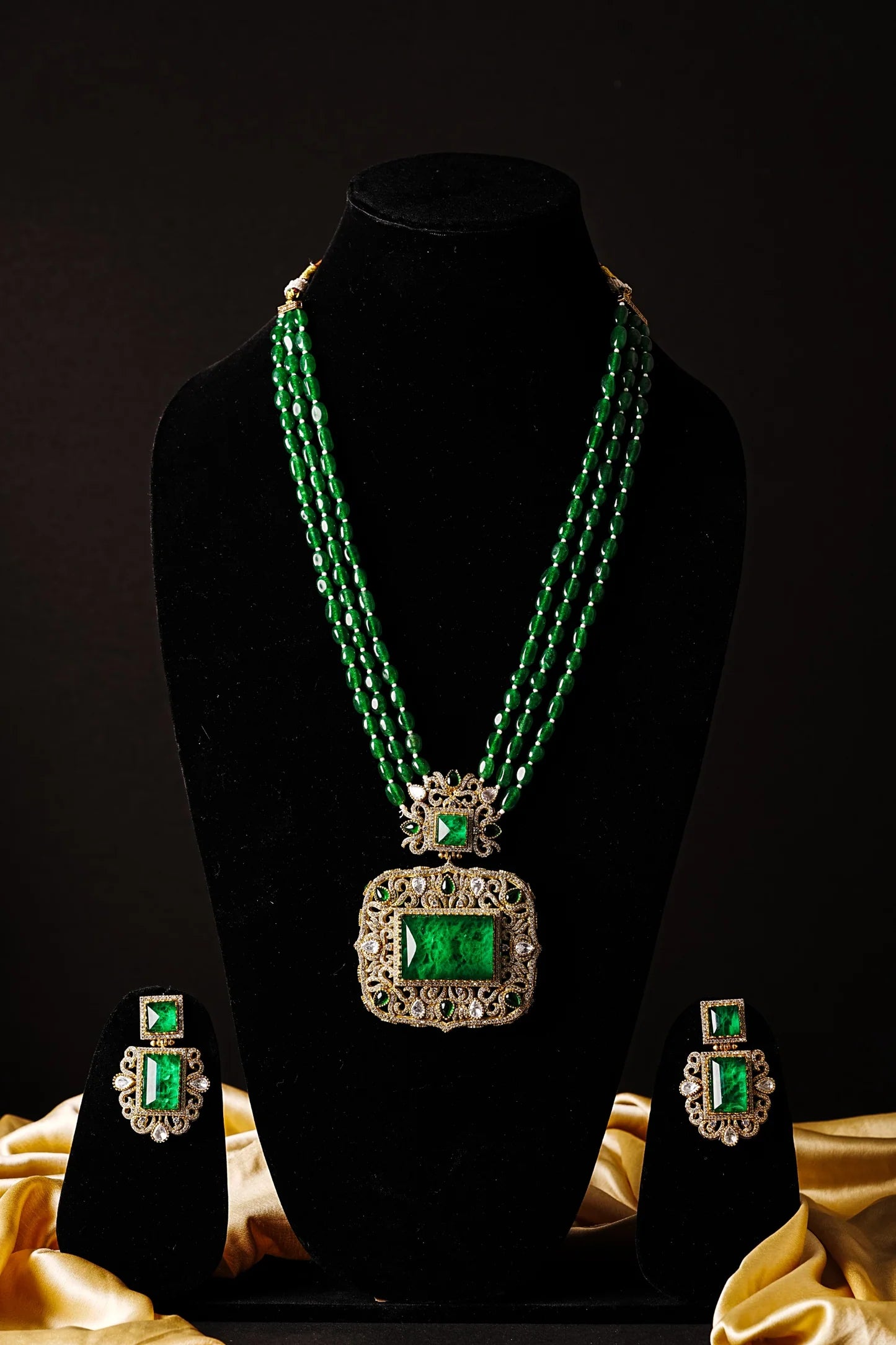 Royal Emerald Beaded Necklace Set